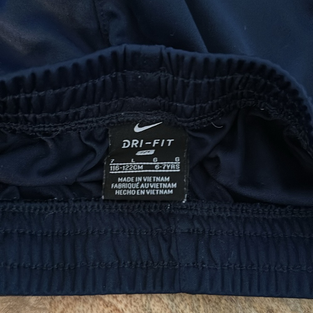 Nike boys' athletic shorts size 7 navy - Picture 3 of 3